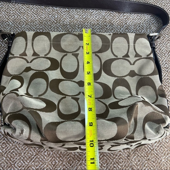 COACH TAN/BROWN HANDBAG WITH STRAP USED SOME WEAR ON BOTTOM OF FABRIC SEE PICS - Picture 15 of 15